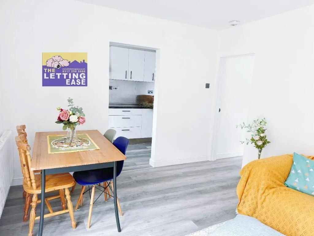4 bedroom semi-detached house for rent