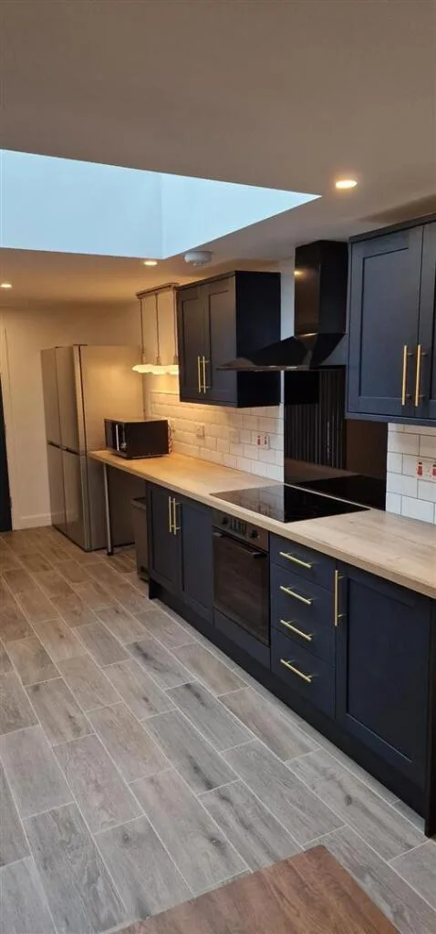 1 bedroom house share for rent