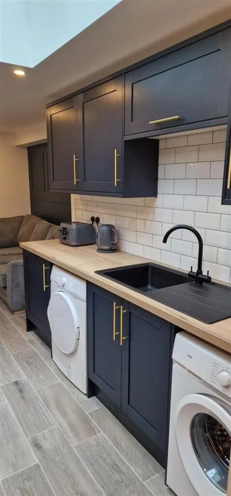 1 bedroom house share for rent