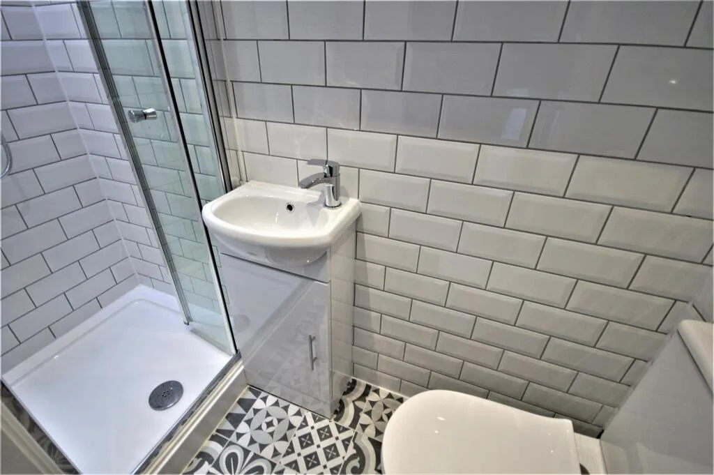 1 bedroom house share for rent