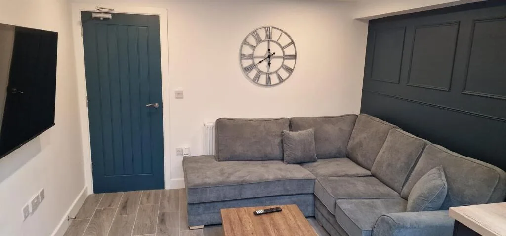 1 bedroom house share for rent