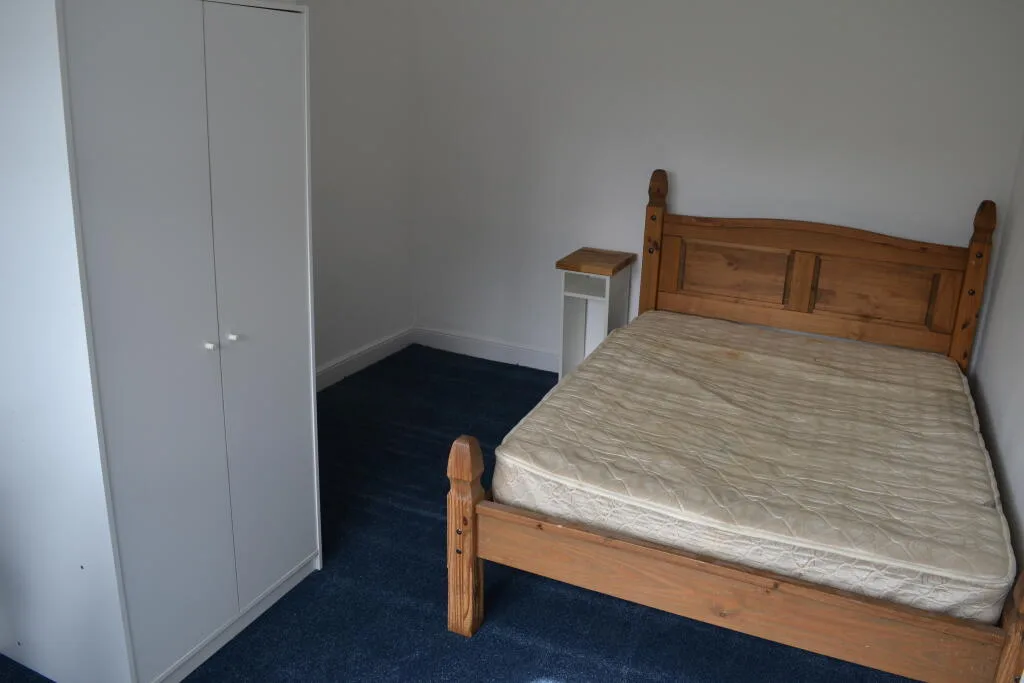 3 bedroom end of terrace house for rent
