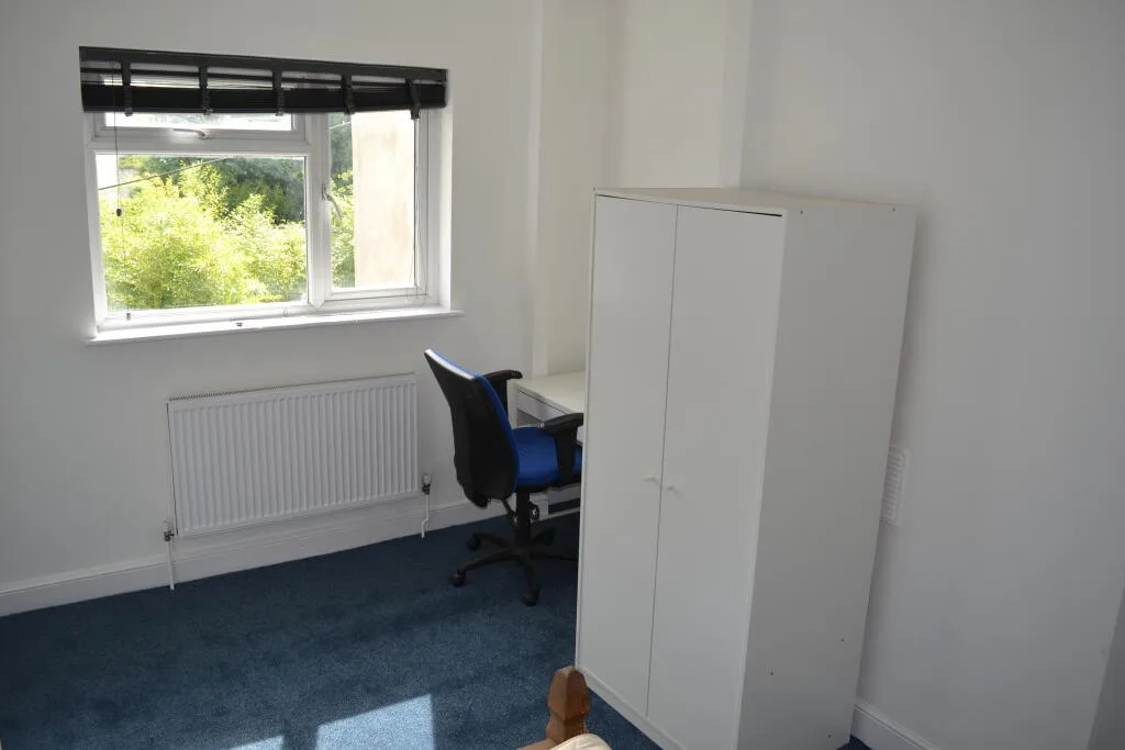 3 bedroom end of terrace house for rent