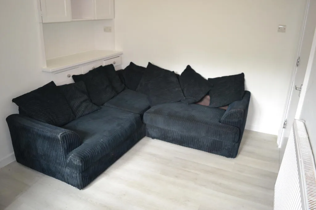 3 bedroom end of terrace house for rent