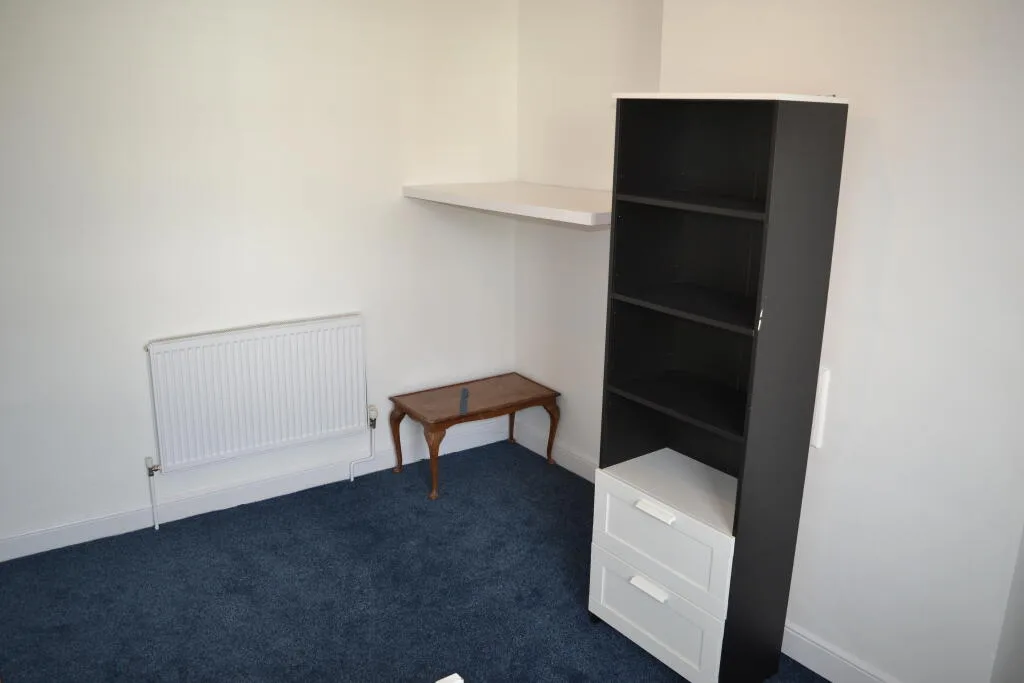 3 bedroom end of terrace house for rent