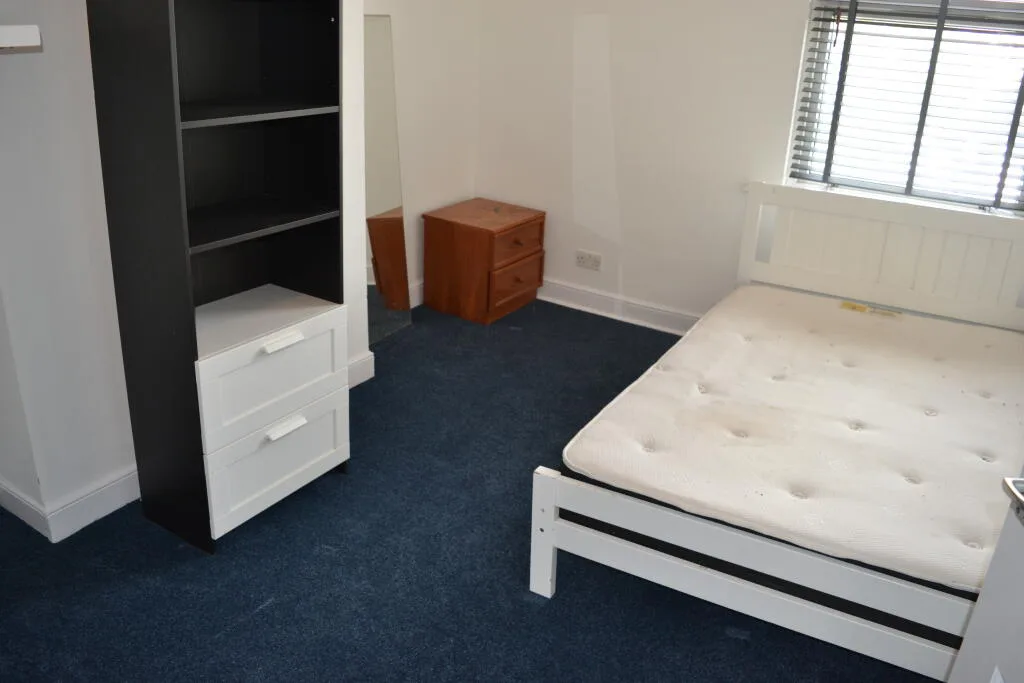 3 bedroom end of terrace house for rent