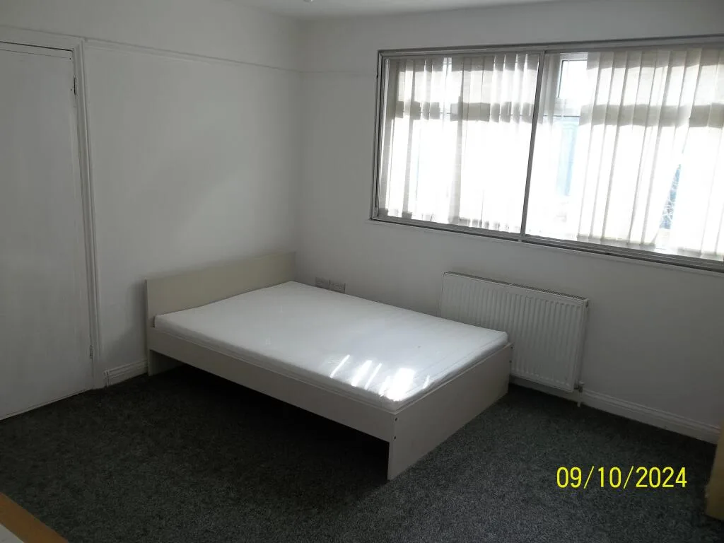 4 bedroom end of terrace house for rent