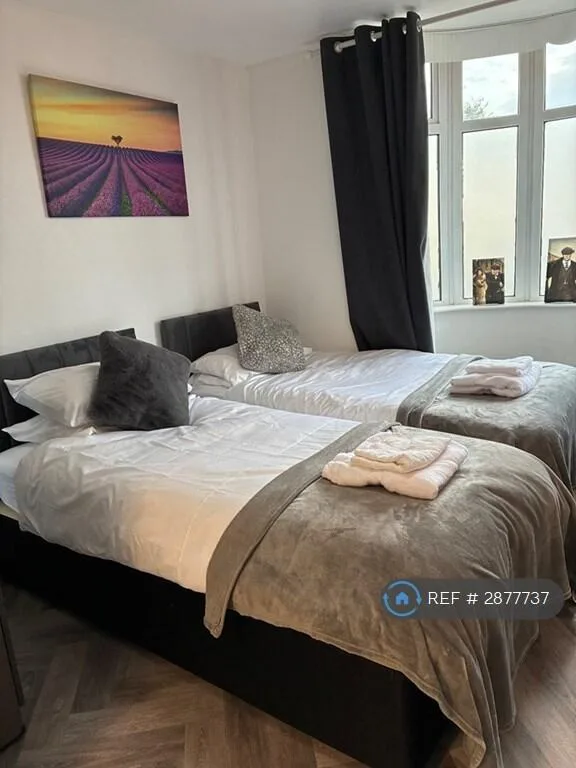 4 bedroom semi-detached house for rent
