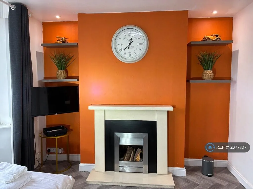 4 bedroom semi-detached house for rent
