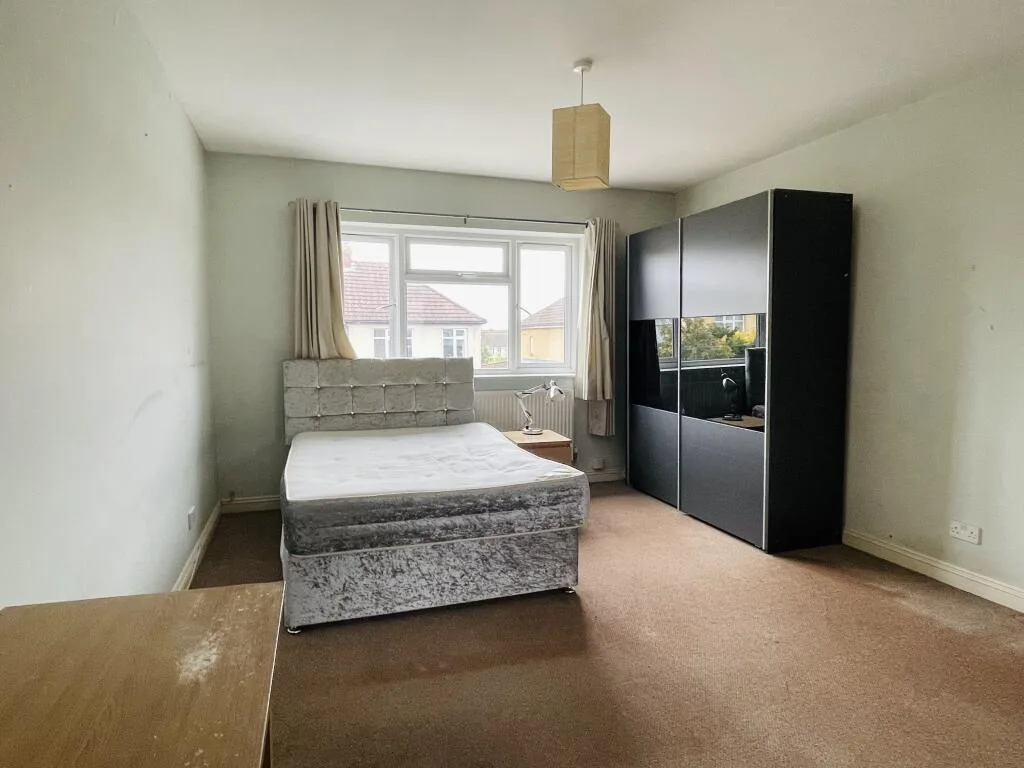 6 bedroom end of terrace house for rent