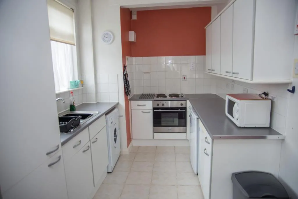4 bedroom semi-detached house for rent