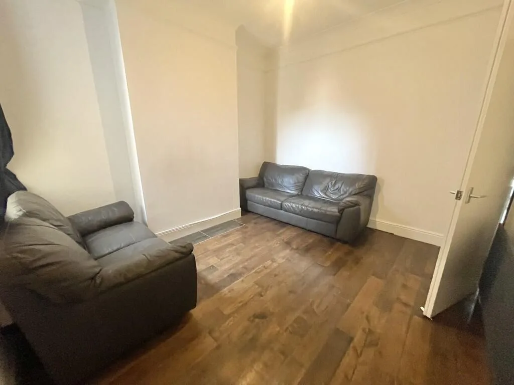 4 bedroom terraced house for rent