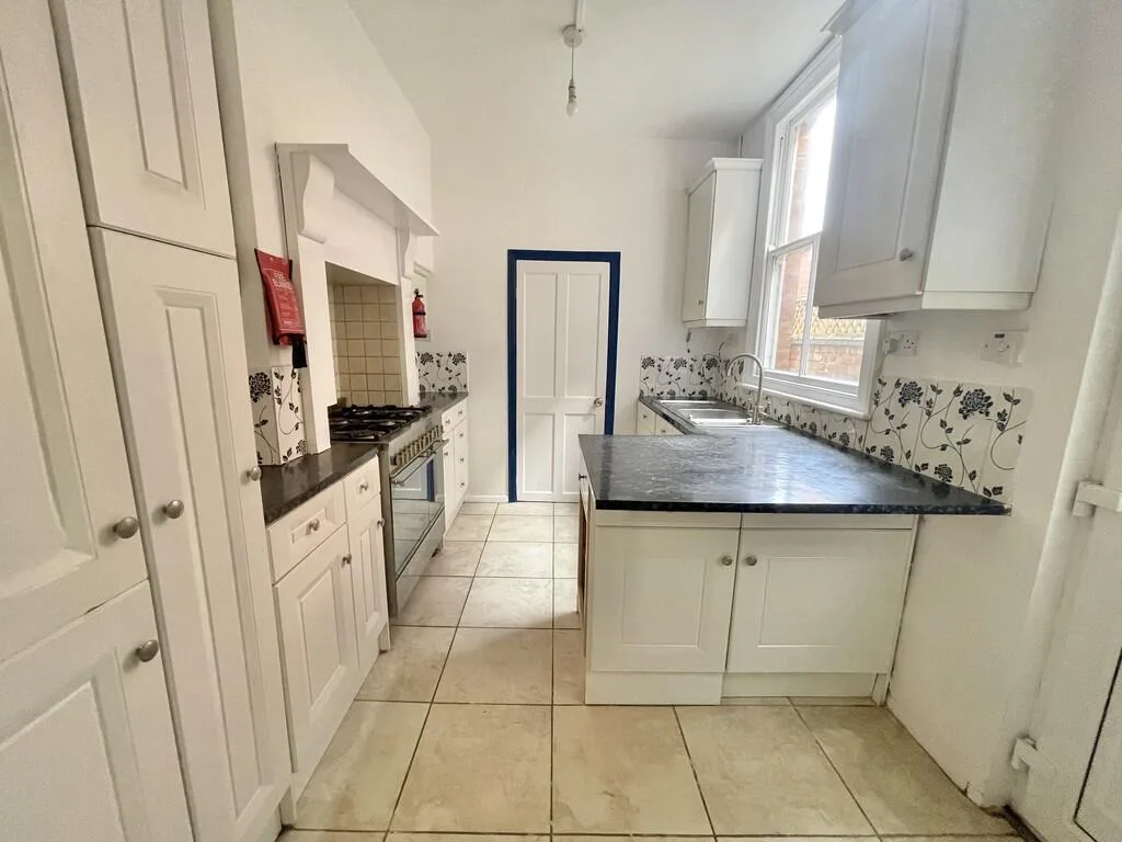 4 bedroom terraced house for rent