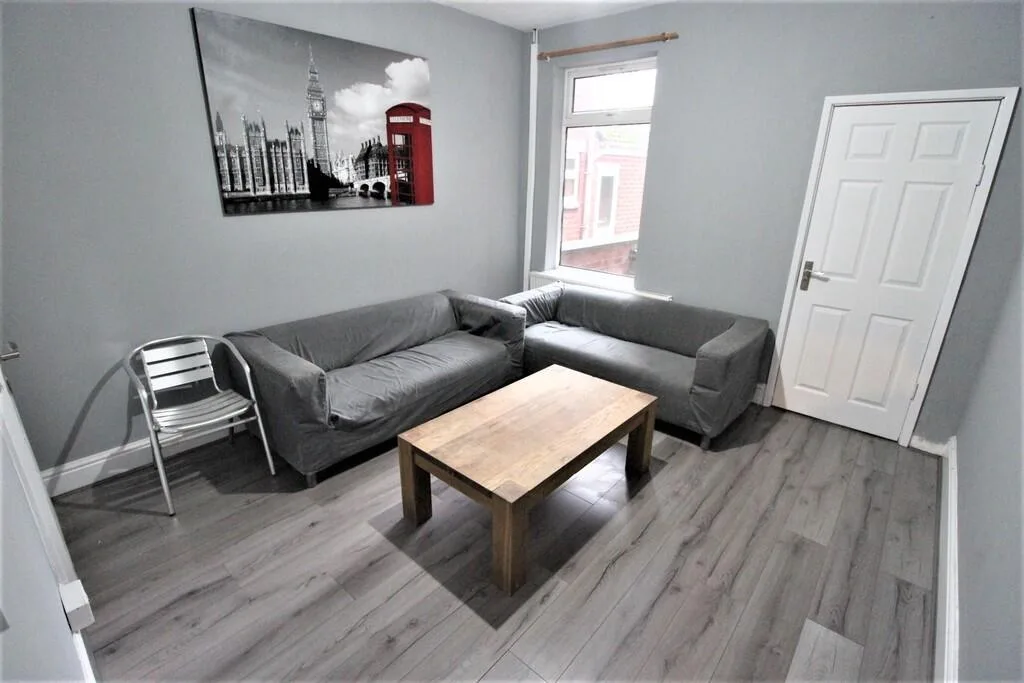 1 bedroom house share for rent
