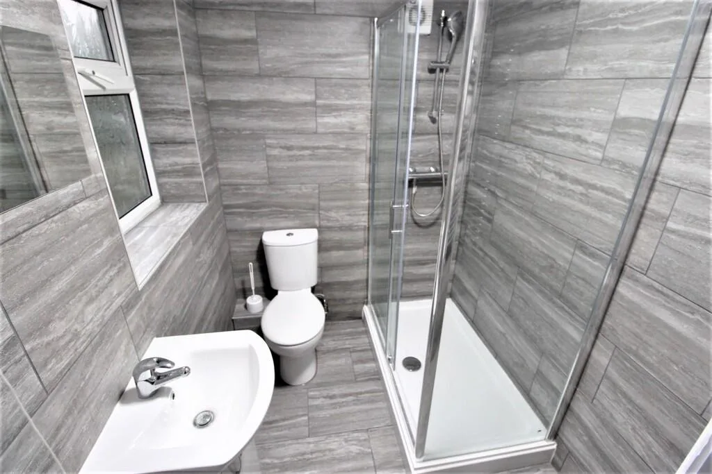 1 bedroom house share for rent