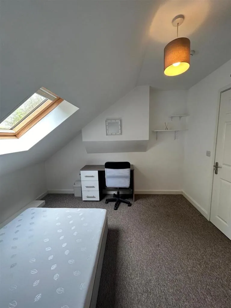 1 bedroom house share for rent