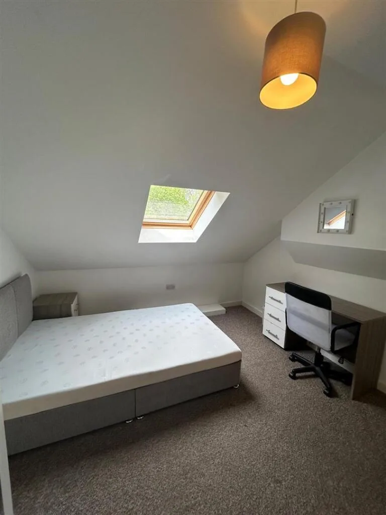 1 bedroom house share for rent