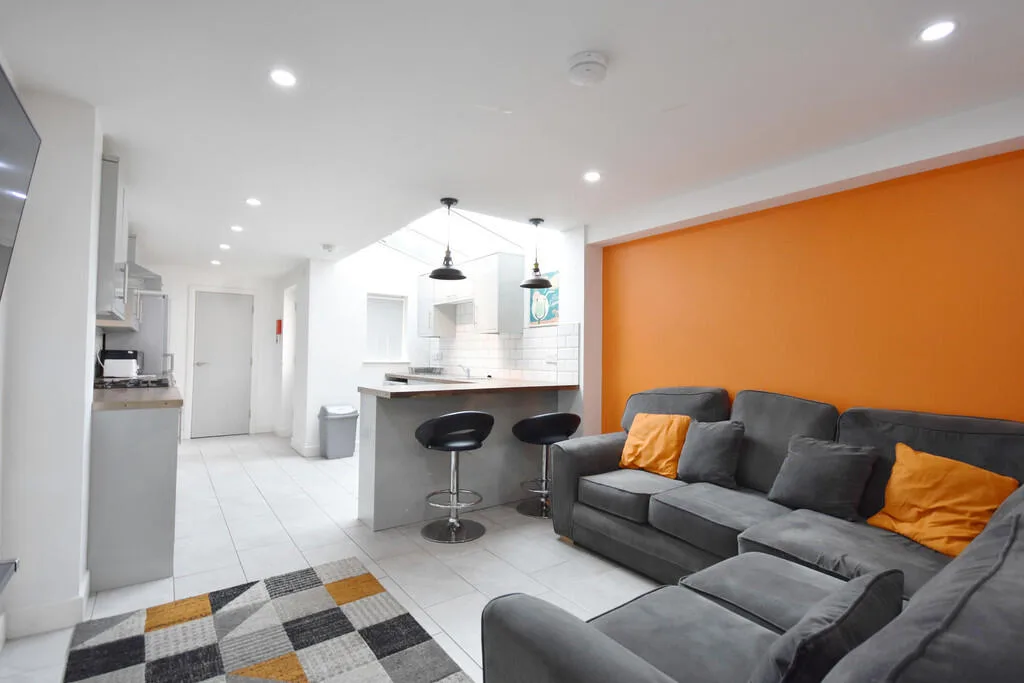 1 bedroom house share for rent