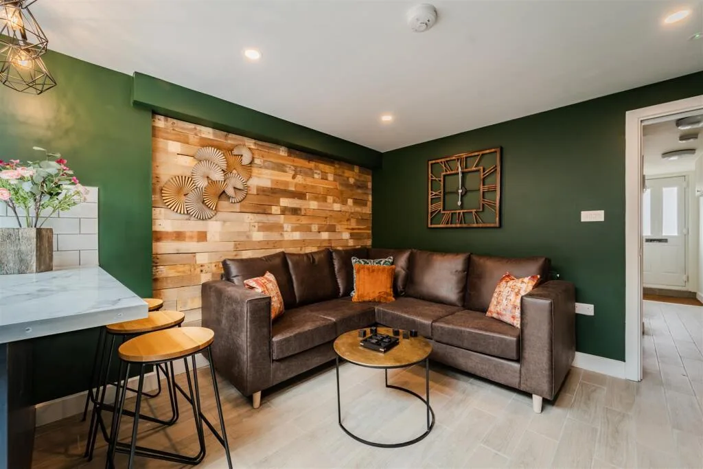 1 bedroom house share for rent