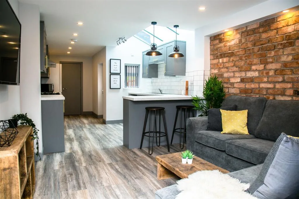 1 bedroom house share for rent
