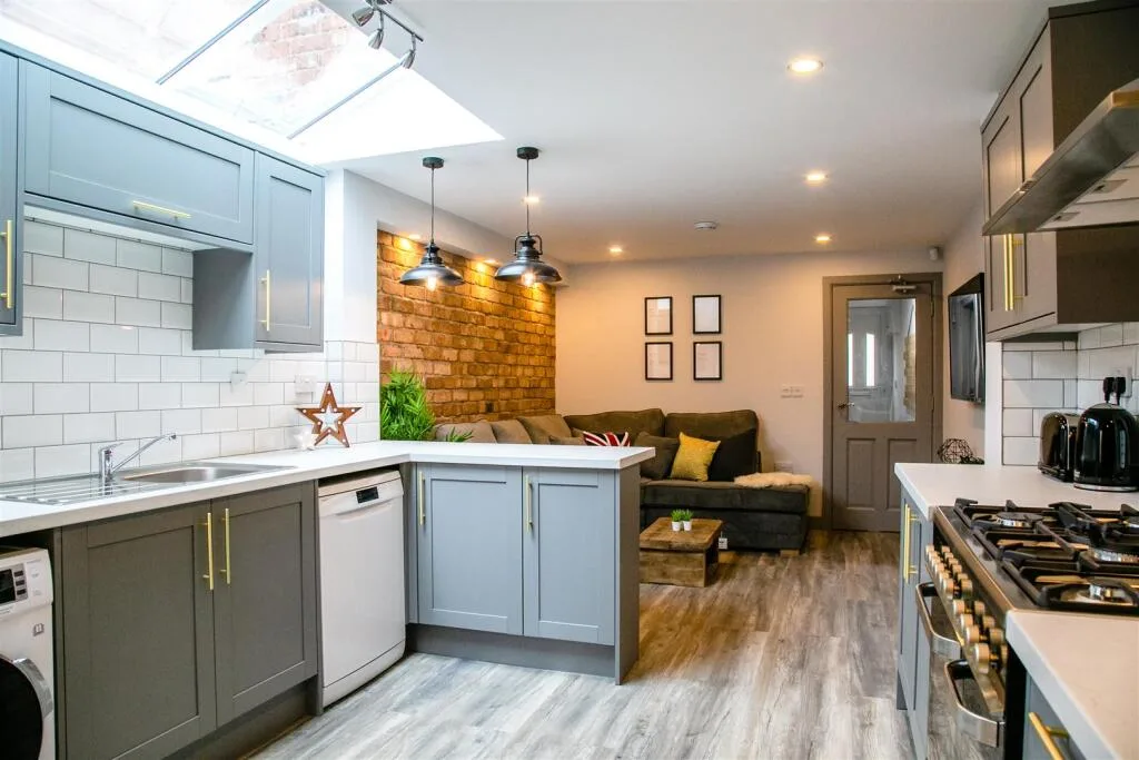 1 bedroom house share for rent