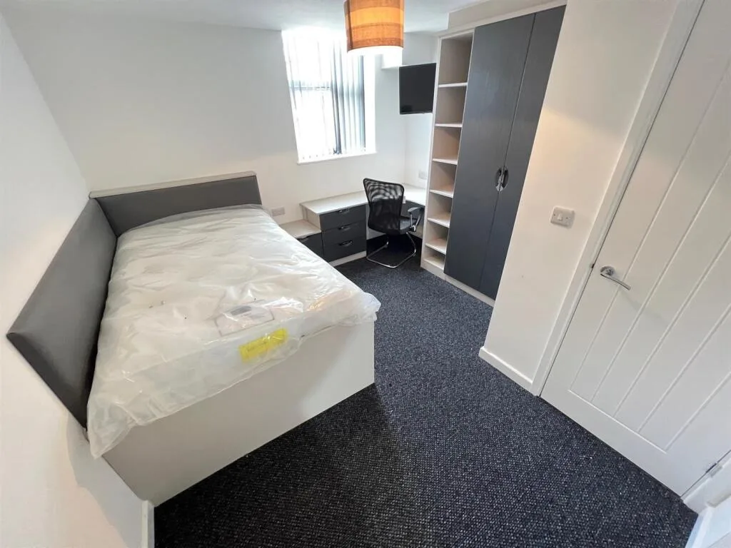 1 bedroom house share for rent