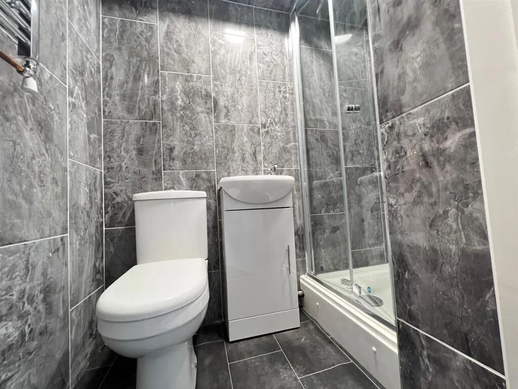 1 bedroom house share for rent