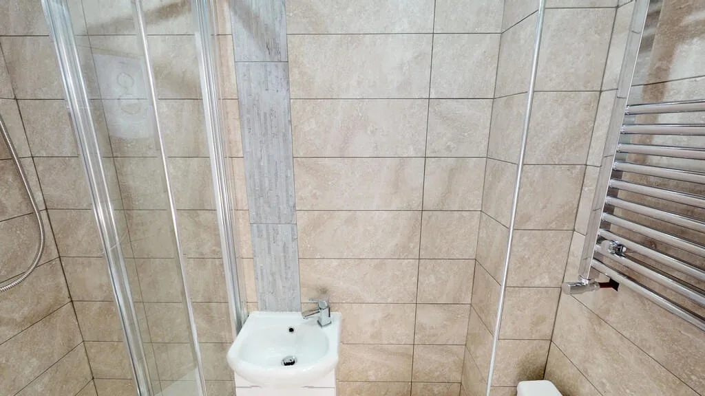 1 bedroom house share for rent