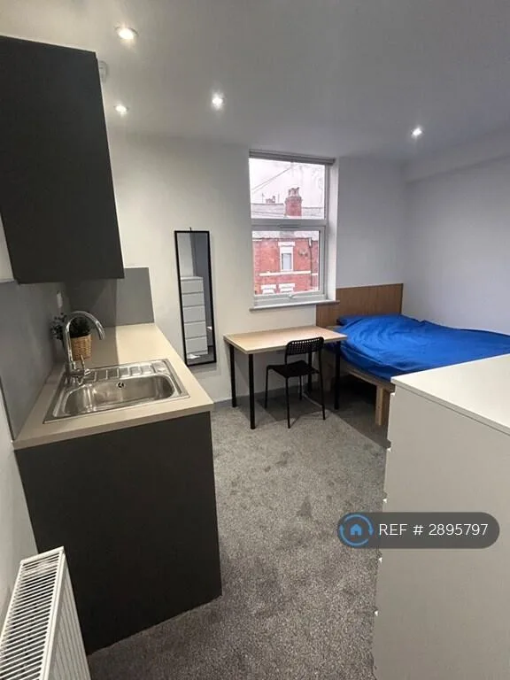 1 bedroom house share for rent