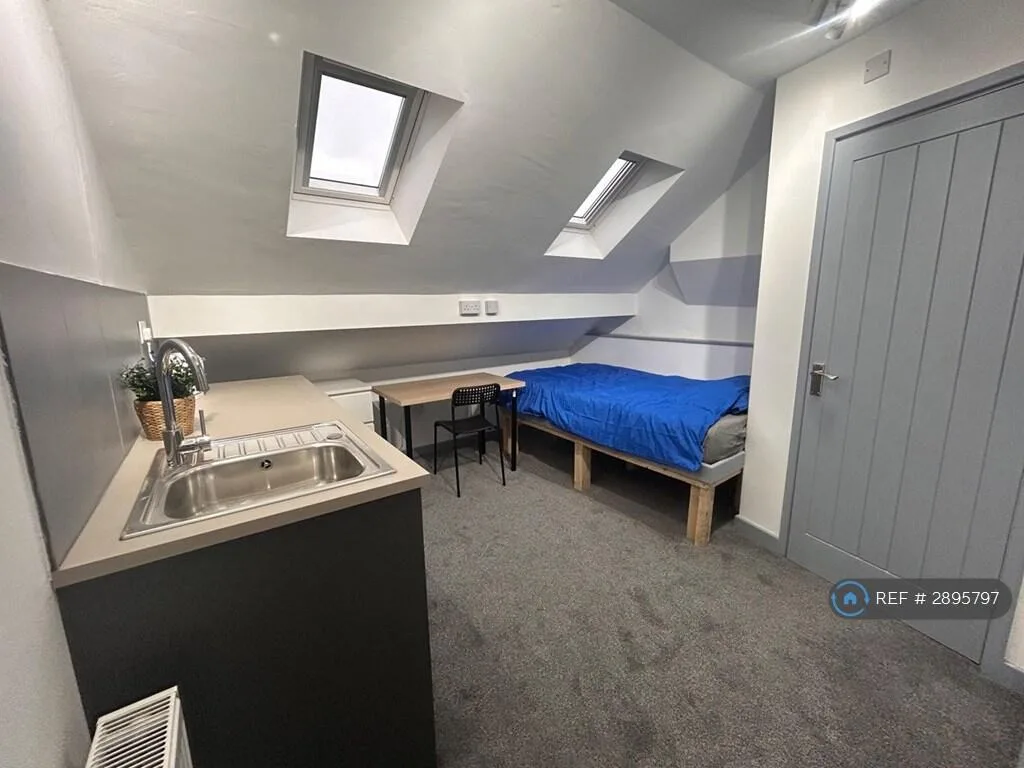 1 bedroom house share for rent