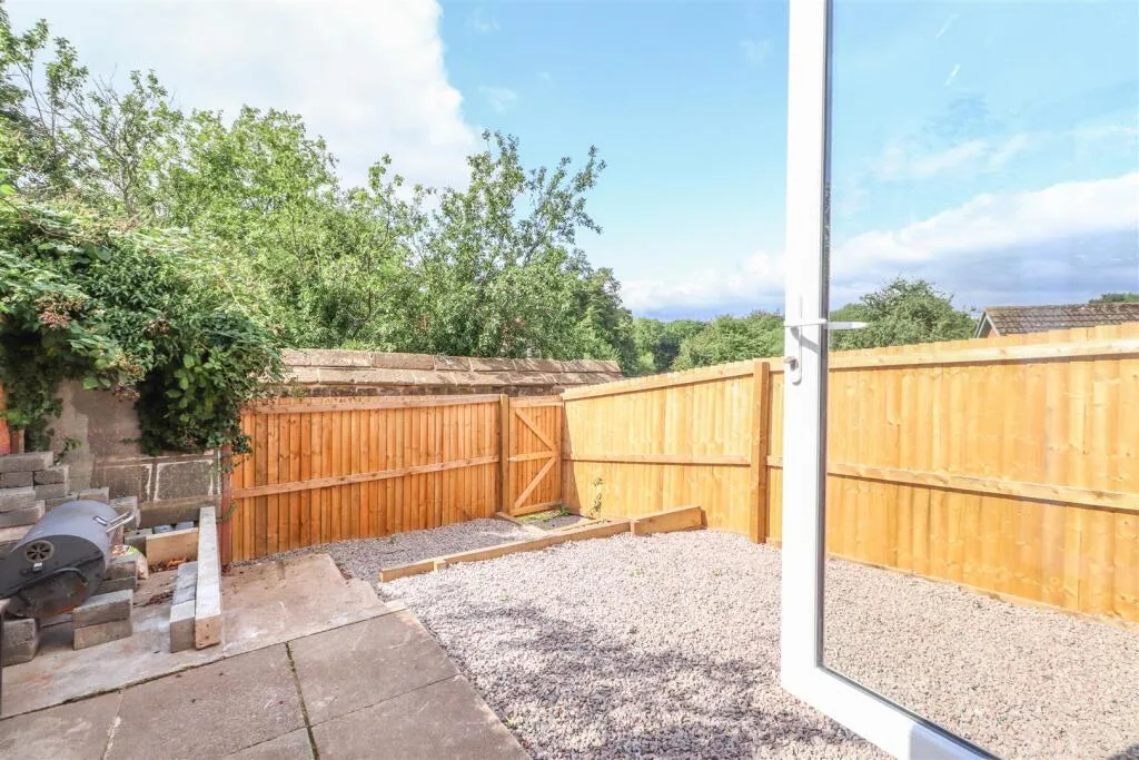1 bedroom house share for rent