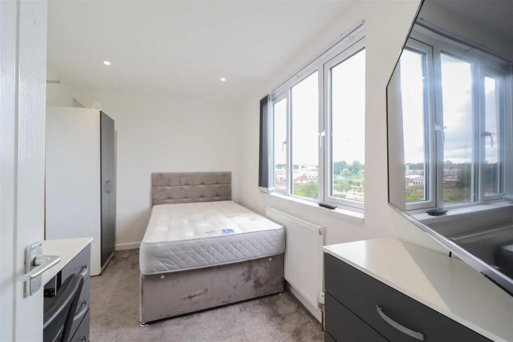 1 bedroom house share for rent