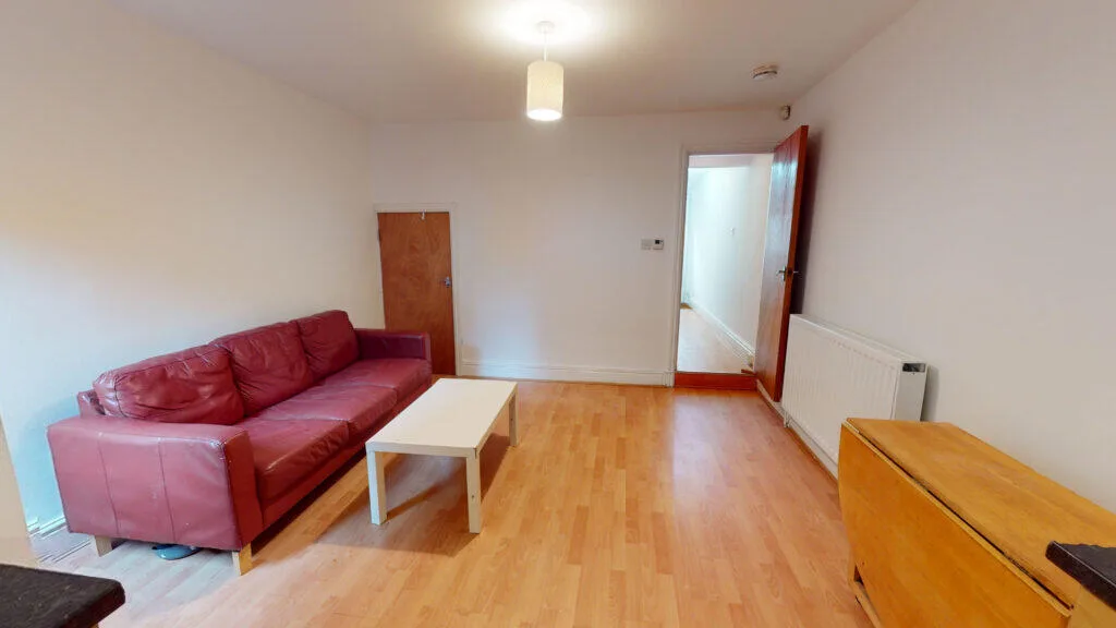 6 bedroom house for rent