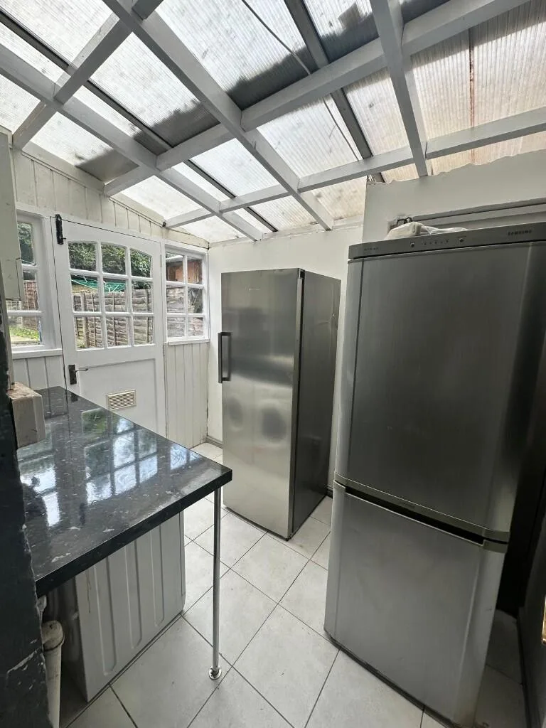 6 bedroom terraced house for rent
