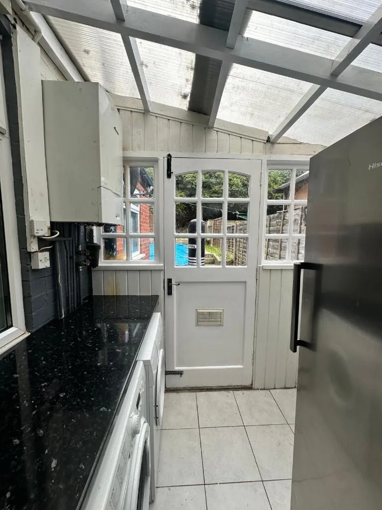 6 bedroom terraced house for rent