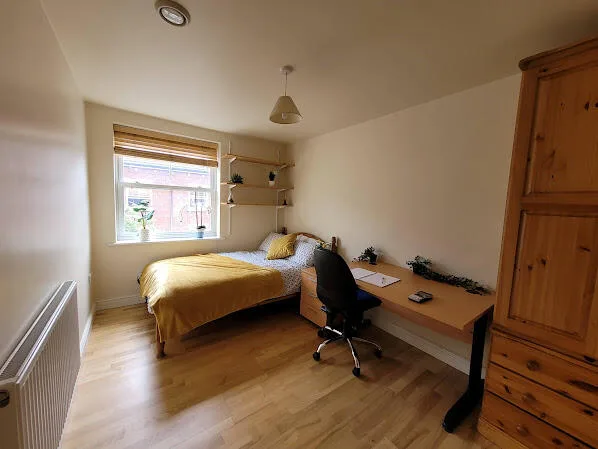 1 bedroom house share for rent