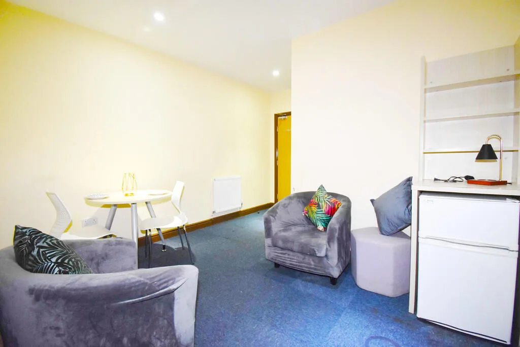 1 bedroom house share for rent