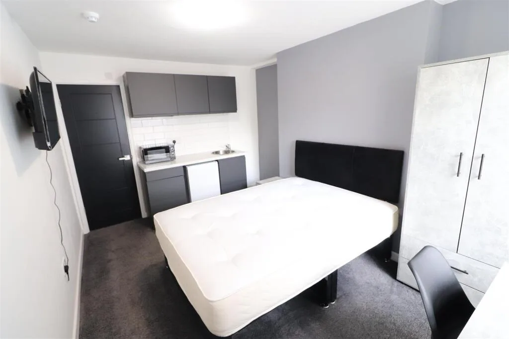 Studio flat for rent