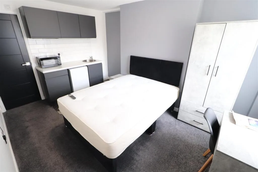 Studio flat for rent