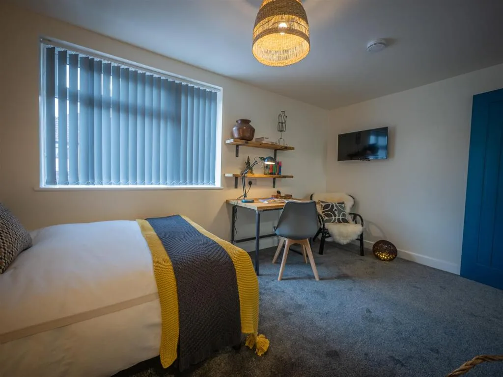 1 bedroom house share for rent
