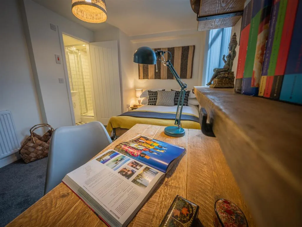 1 bedroom house share for rent
