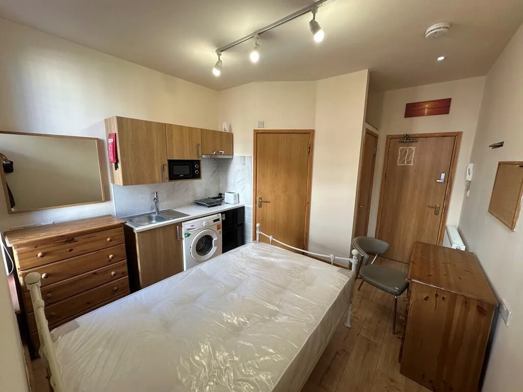 Studio flat for rent