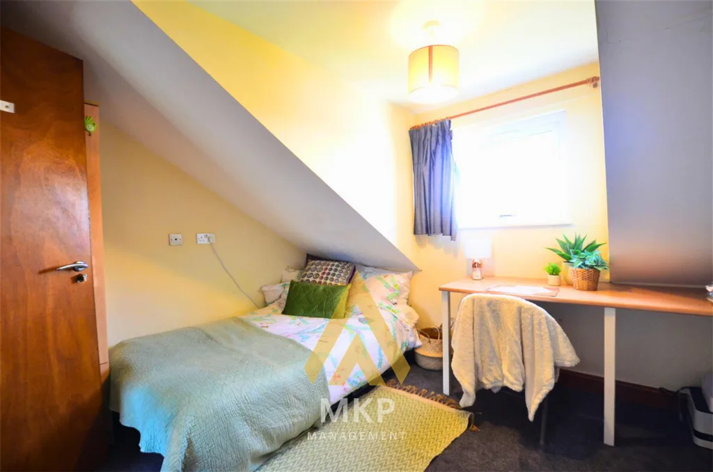 6 bedroom terraced house for rent