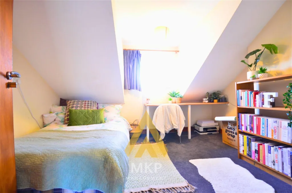 6 bedroom terraced house for rent