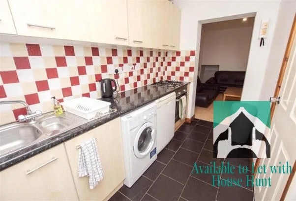 5 bedroom terraced house for rent