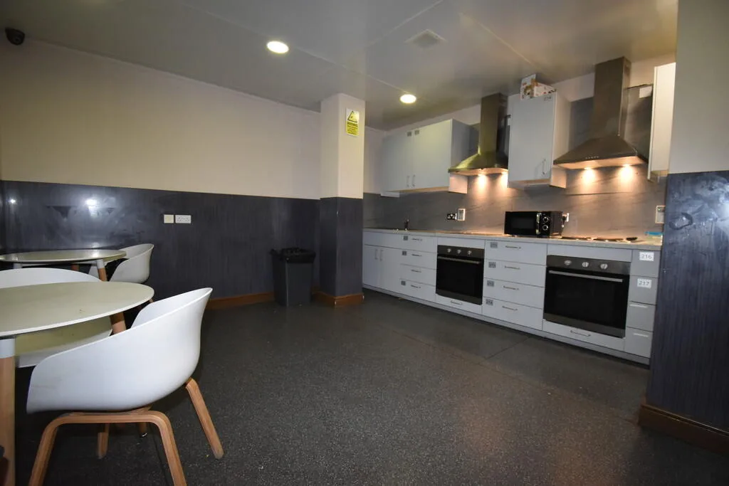 1 bedroom house share for rent