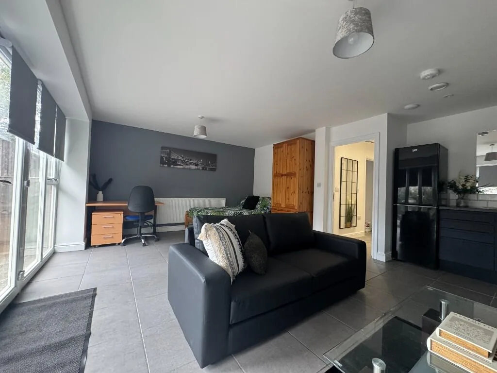 1 bedroom ground floor flat for rent