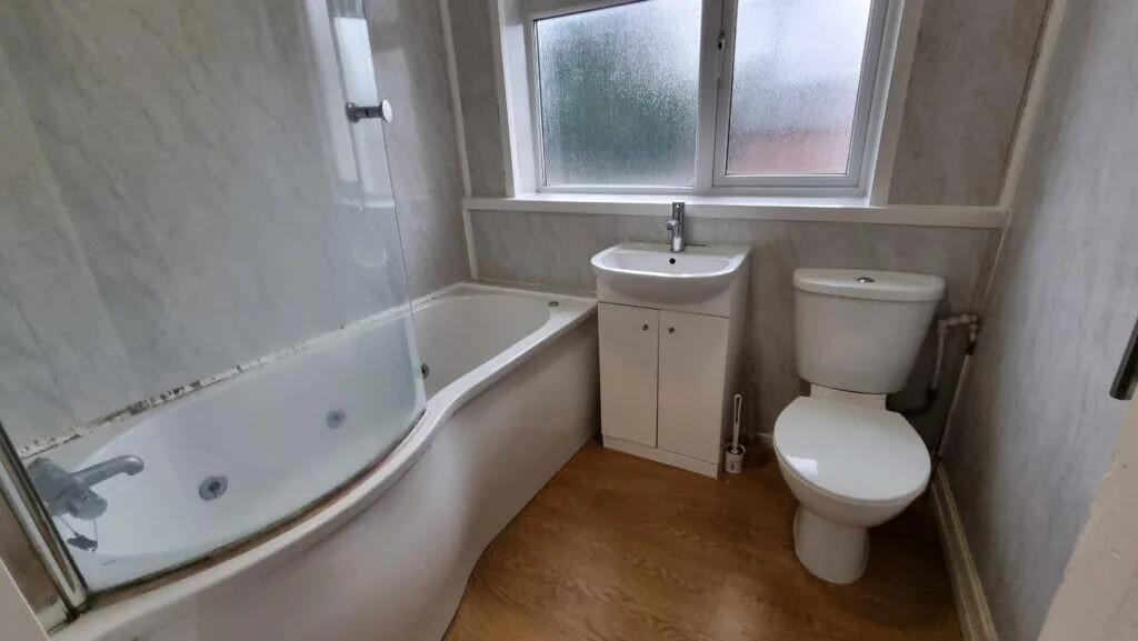 6 bedroom semi-detached house for rent