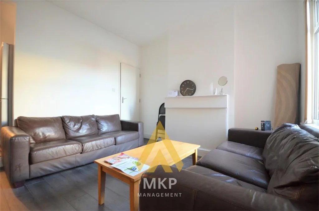 1 bedroom house share for rent