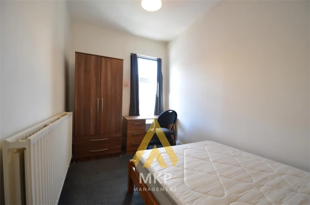 1 bedroom house share for rent